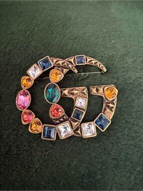 希少　【vintage GUCCI 】GG stone gold broach Gucci | Jewelry | Gucci Gg Line Stone Pin Badge Brooch Gold | Poshmark